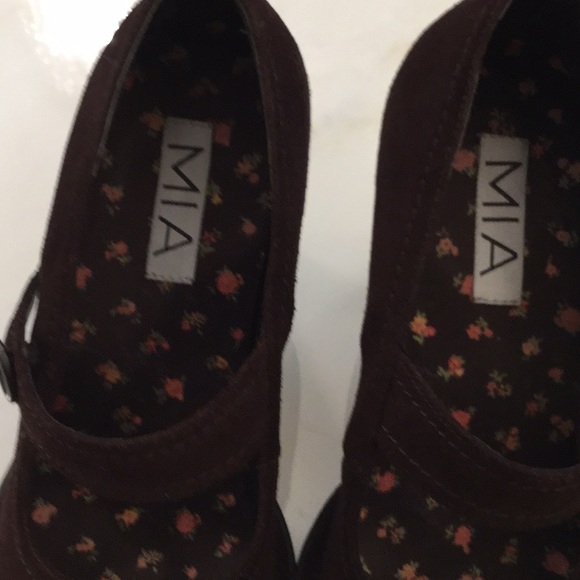 💛💛💛Cute Shoes 💛💛💛 - Picture 3 of 6